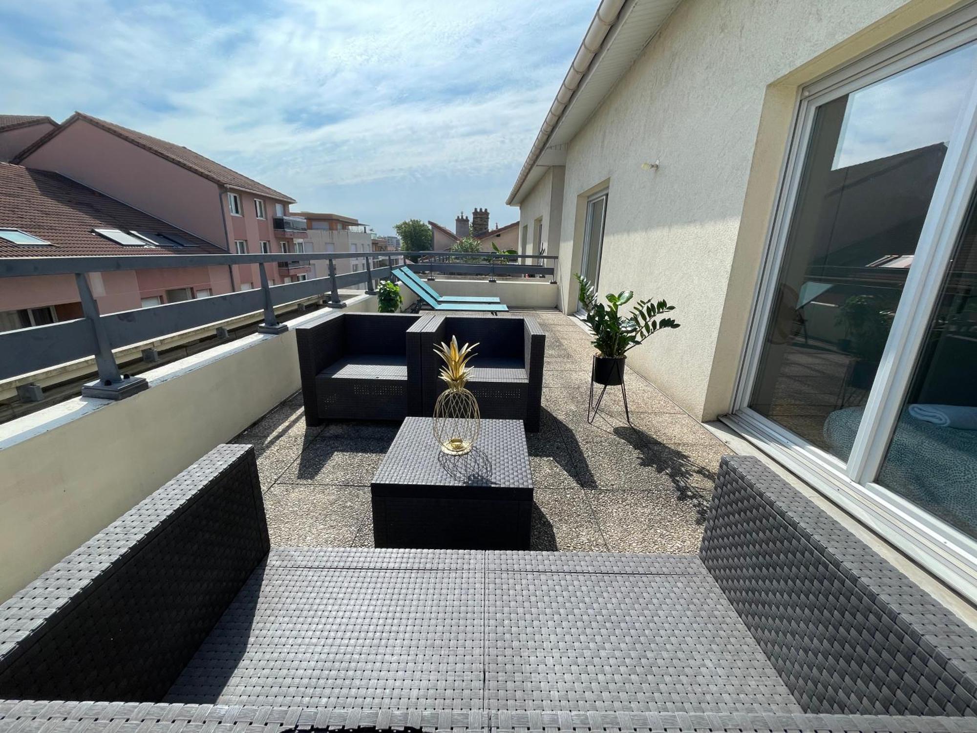 Bngo I Immense Rooftop Lyon I 2 Chambres, 4 Places Parkings, 2 Immenses Terrasses, 8 Personnes מראה חיצוני תמונה