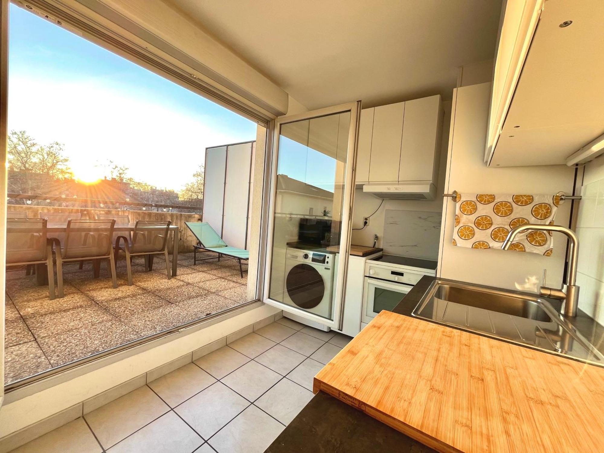 Bngo I Immense Rooftop Lyon I 2 Chambres, 4 Places Parkings, 2 Immenses Terrasses, 8 Personnes מראה חיצוני תמונה