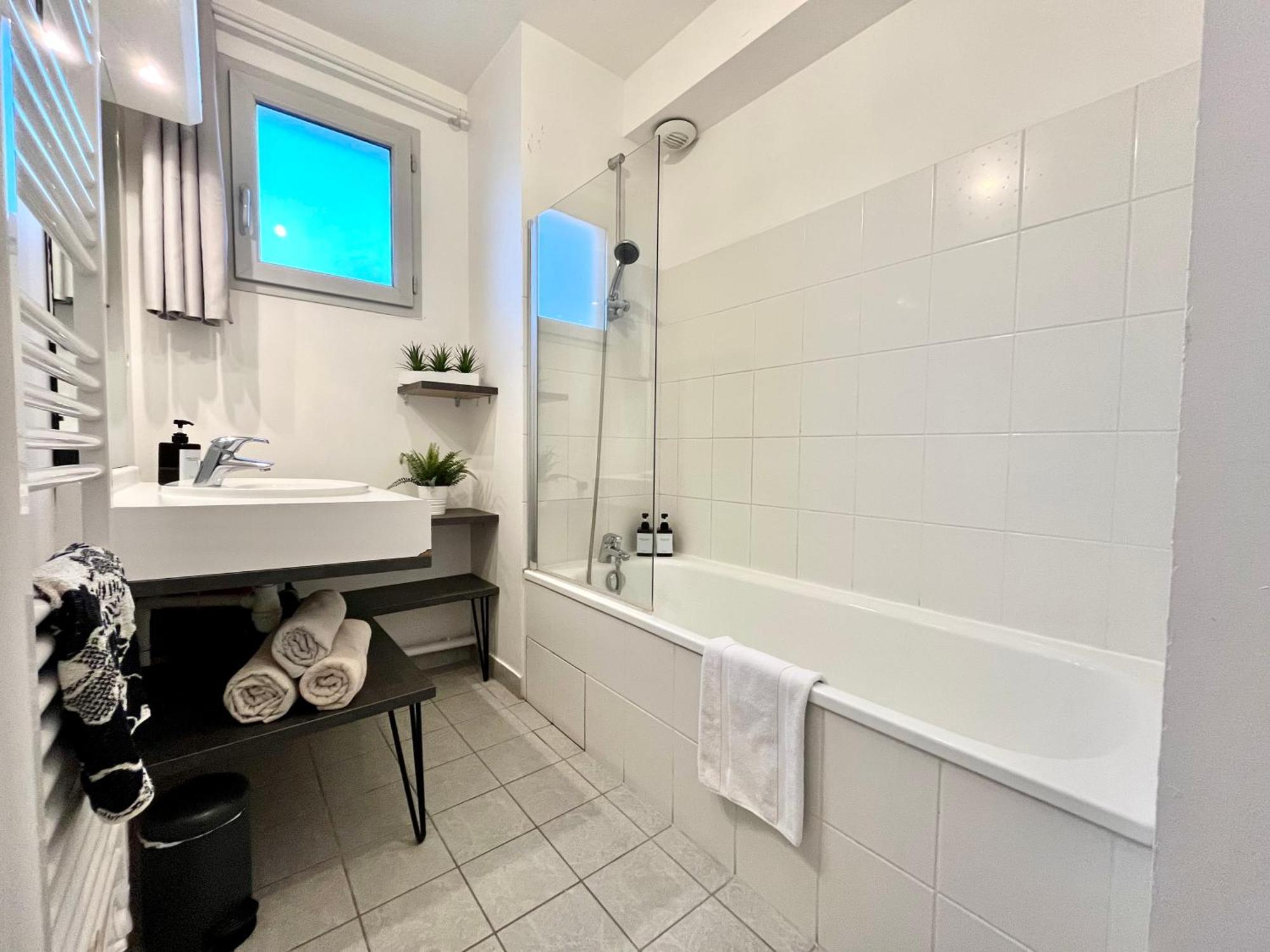 Bngo I Immense Rooftop Lyon I 2 Chambres, 4 Places Parkings, 2 Immenses Terrasses, 8 Personnes מראה חיצוני תמונה